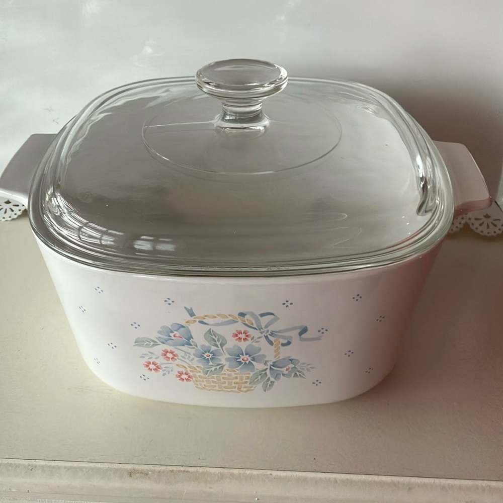 Vintage Corning Ware 3 Quart Blue Ribbon Country Cornflower Casserole & Lid